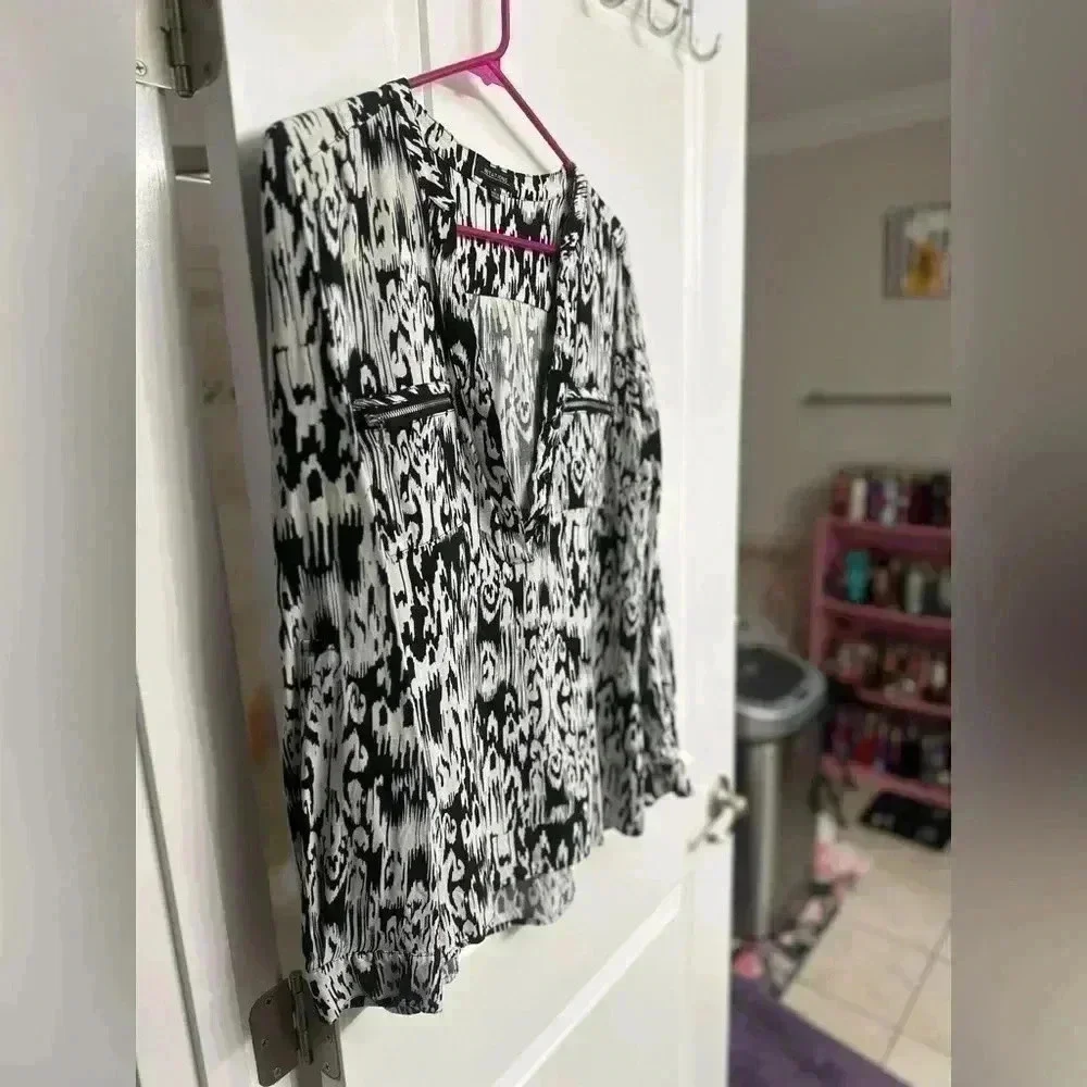 Medium Top from NOTATIONS Chic Business Casual Top - Picture 16 of 16